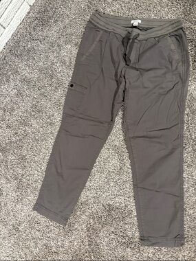 L.L. Bean Women’s Slate Gray Cargo Jogger Pants